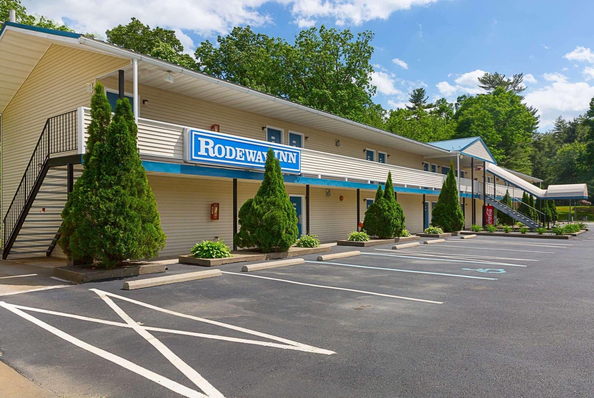 Rodeway Inn Milford - I-84 Exterior photo