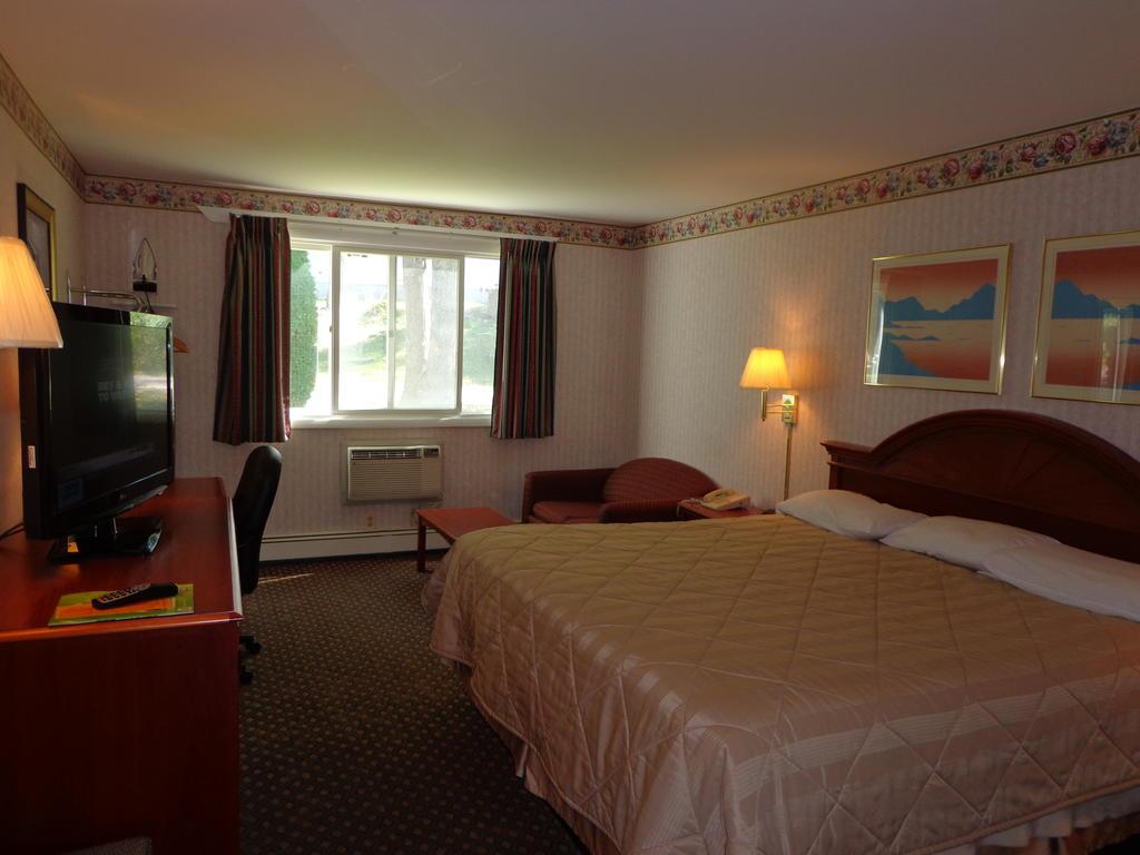 Rodeway Inn Milford - I-84 Exterior photo